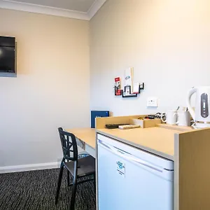 *** Hotel Nightcap At Hendon Australia